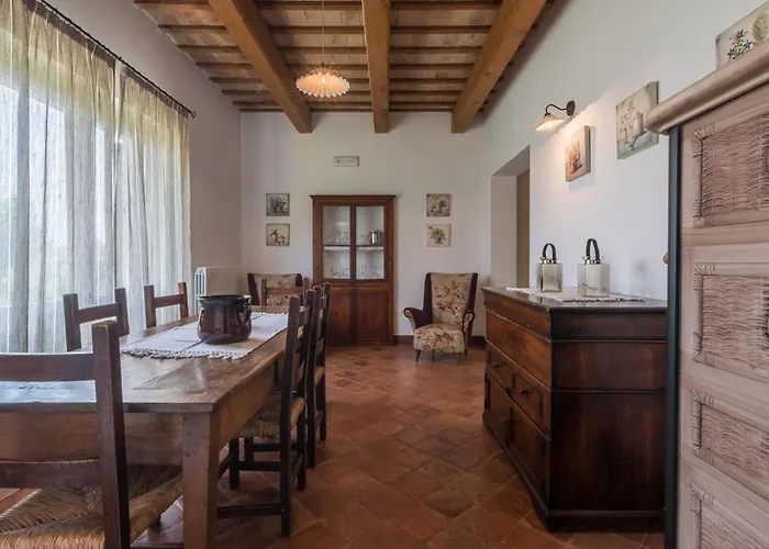 Larissa Villa Fratte Rosa